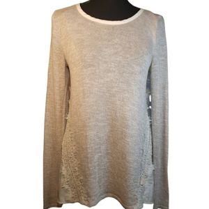 Three Pink Hearts Trixxie ream color lite knit blouse with lace accents size XS